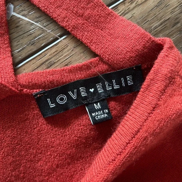 NWOT Love Ellie Burnt Orange Criss Cross Strappy Back V Neck Sweater Size M - Picture 8 of 11